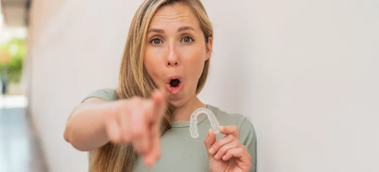 Retenedores dentales por qué el tratamiento no termina al quitar los brackets en burgos clinica dental sanchez arranz