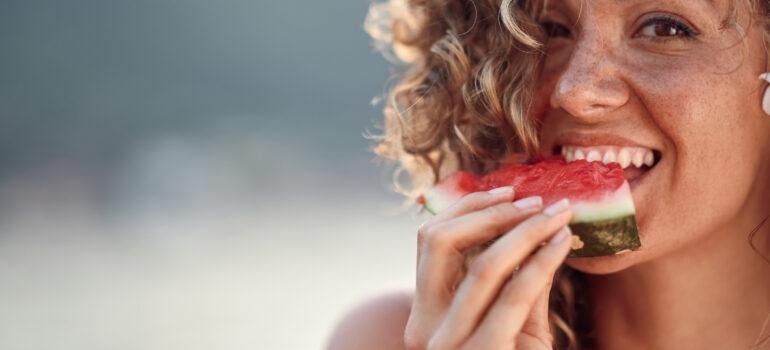 beneficios de la sandía para la salud oral