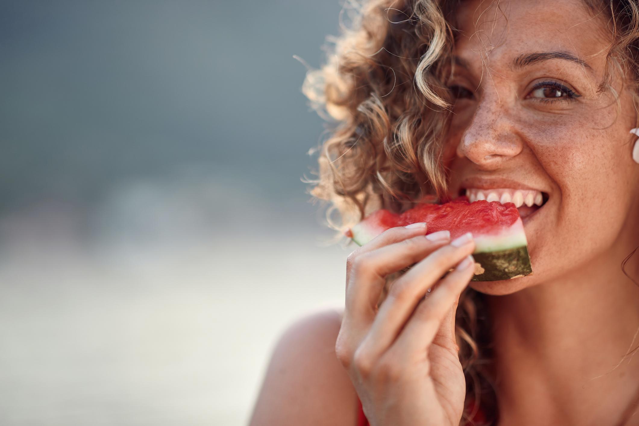 beneficios de la sandía para la salud oral